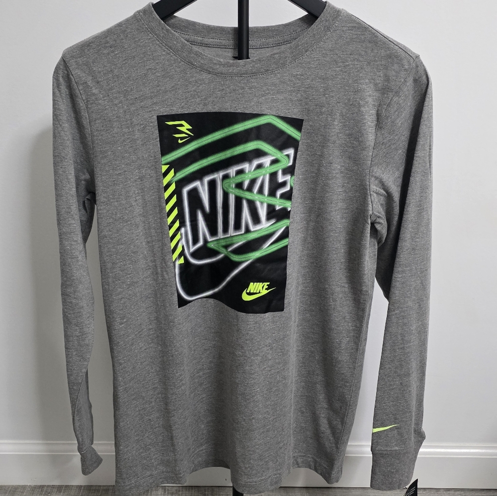 NWT Nike Kids Gray Long Sleeve Shirt - Size Large